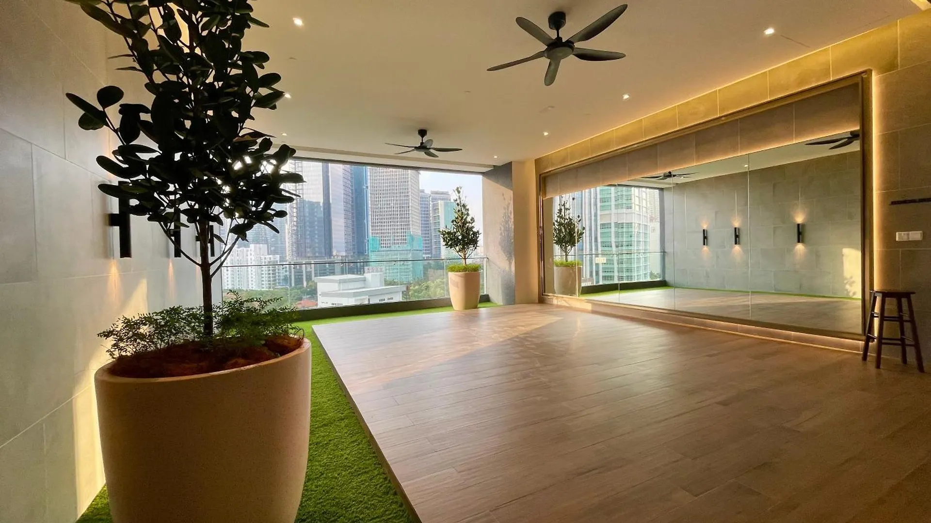 Agile Bukit Bintang Trx By Tourism Service Kuala Lumpur Malesia